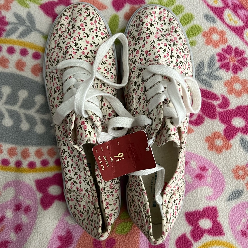 Canvas sneakers
